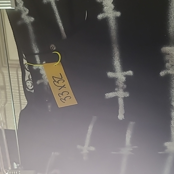 Airbrushed Barbed wire Jeans - Picture 3 of 4